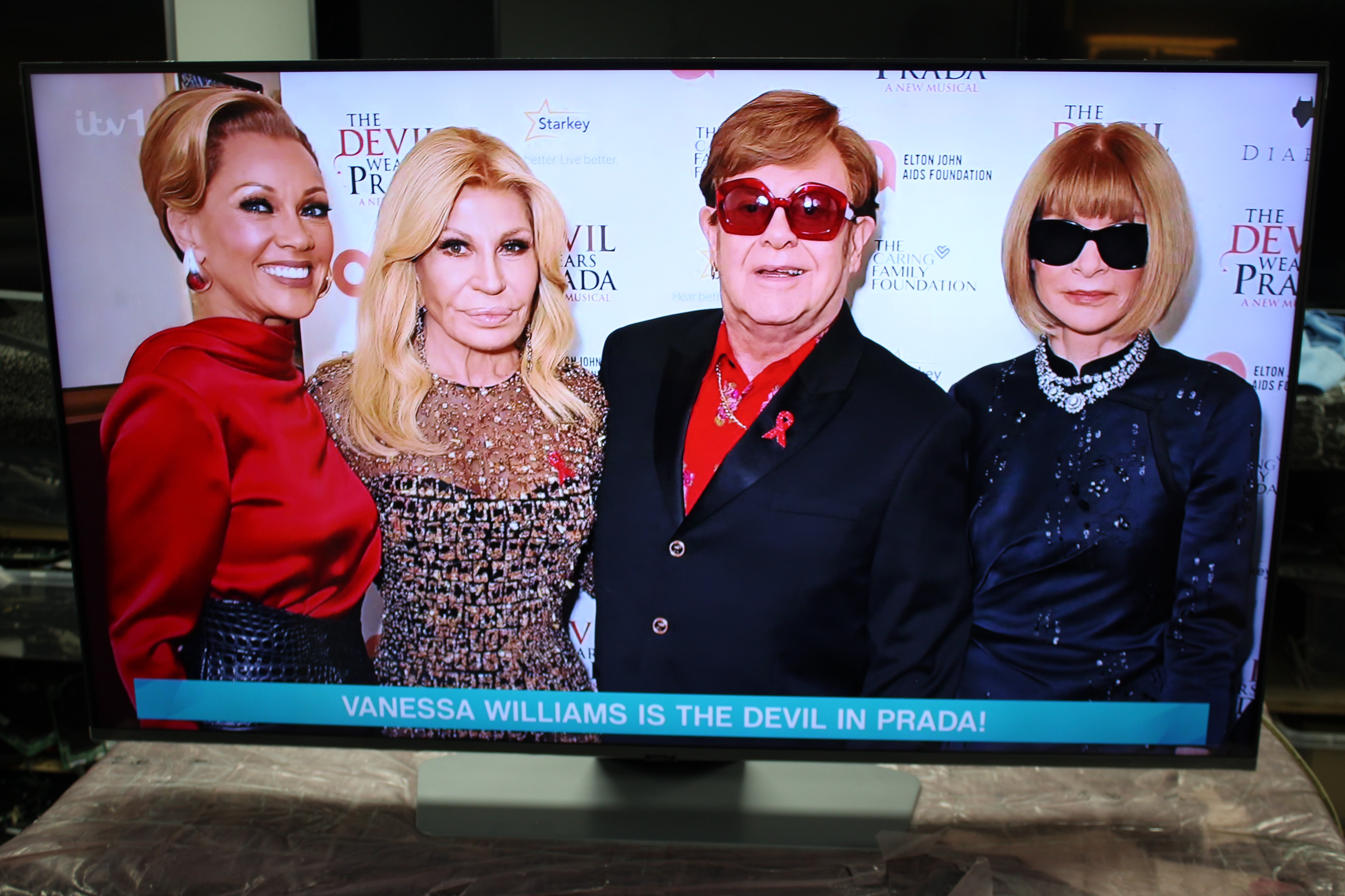 50" Samsung QE50Q80DATXXU 4K HDR Smart QLED TV