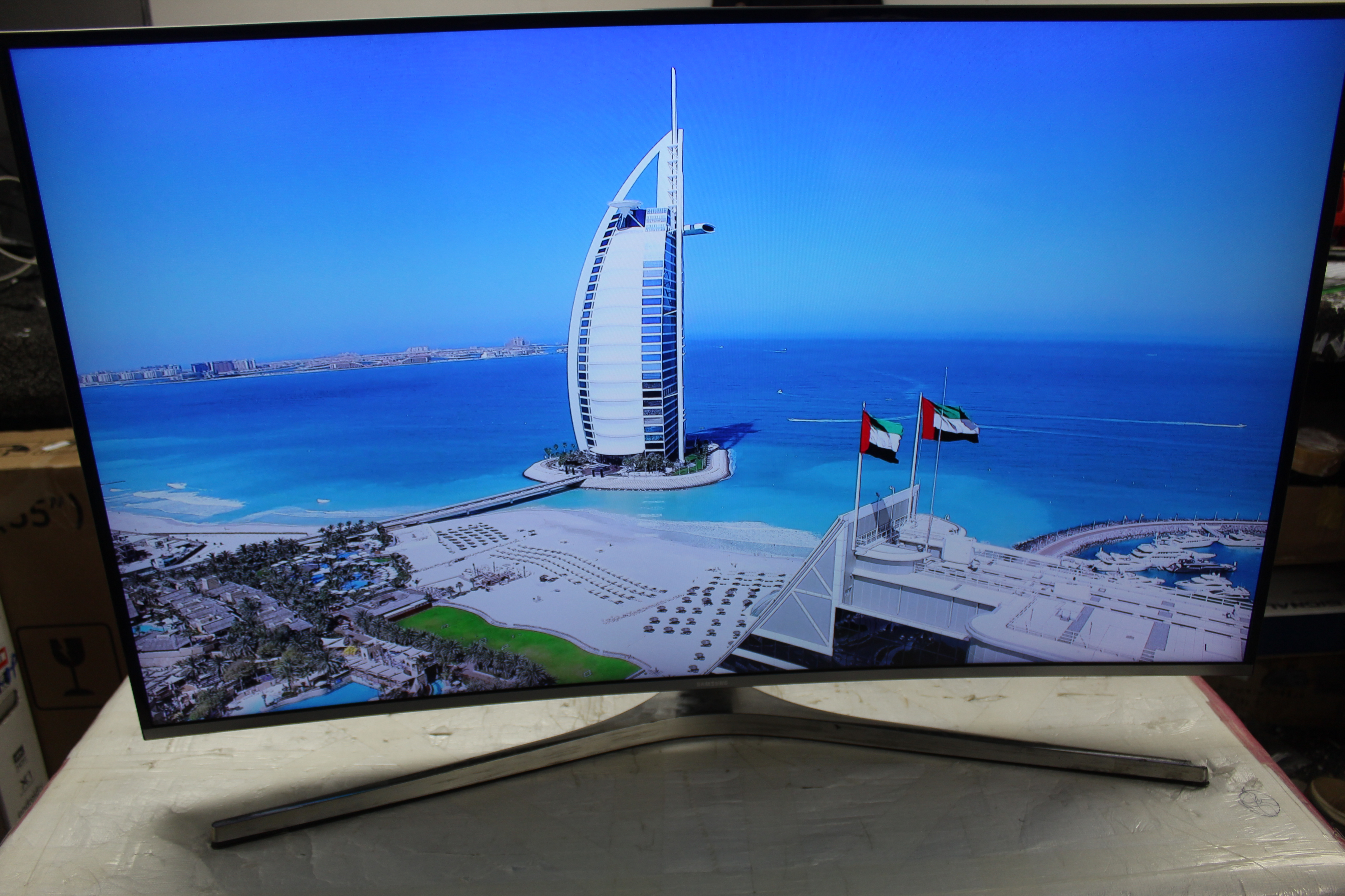 49" Samsung UE49KU6670 Curved Ultra HD HDR 4K Freeview HD Smart LED TV