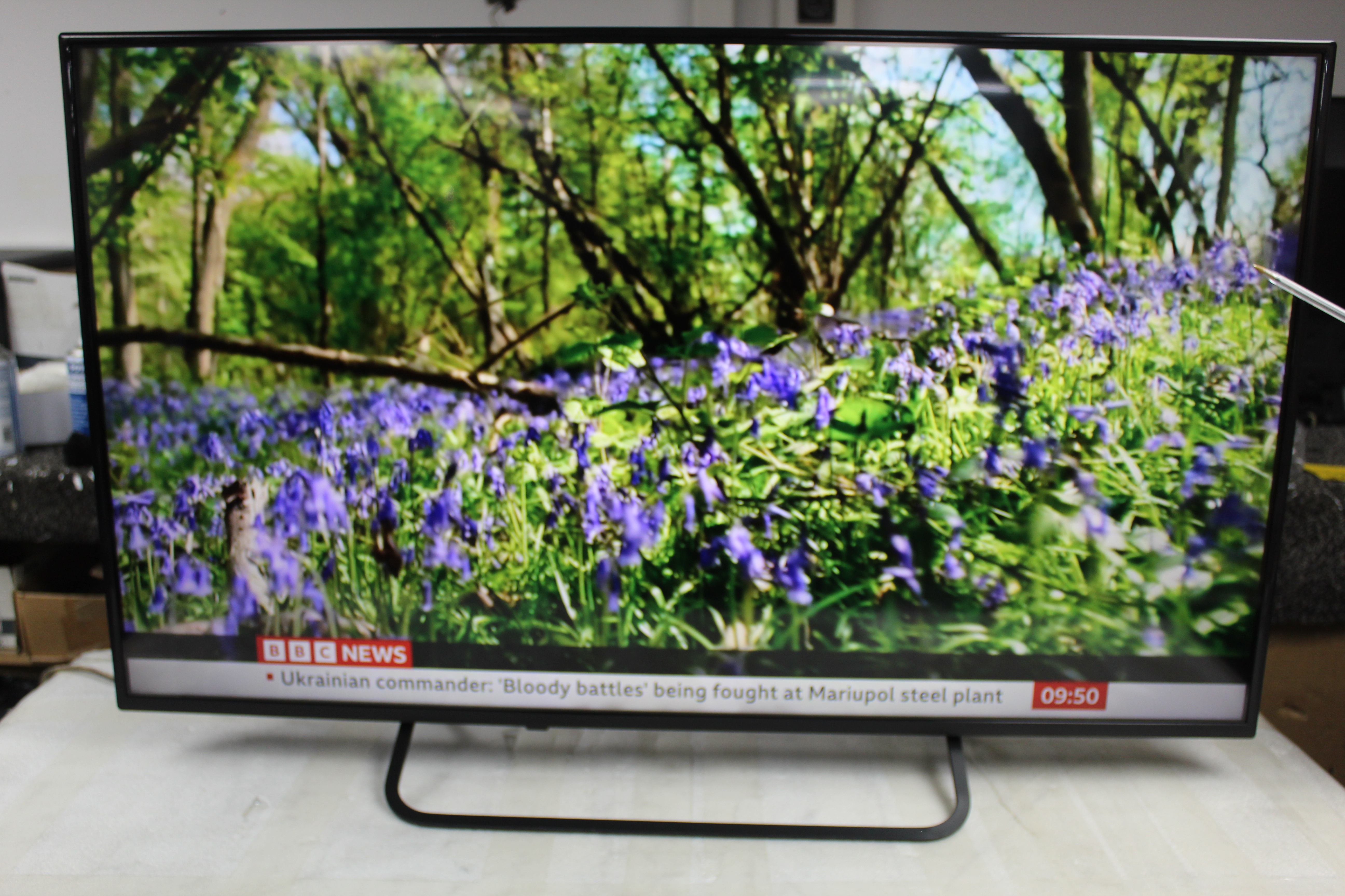 43" JVC LT-43CA890 4K Ultra HD HDR Freeview Play Smart LED TV