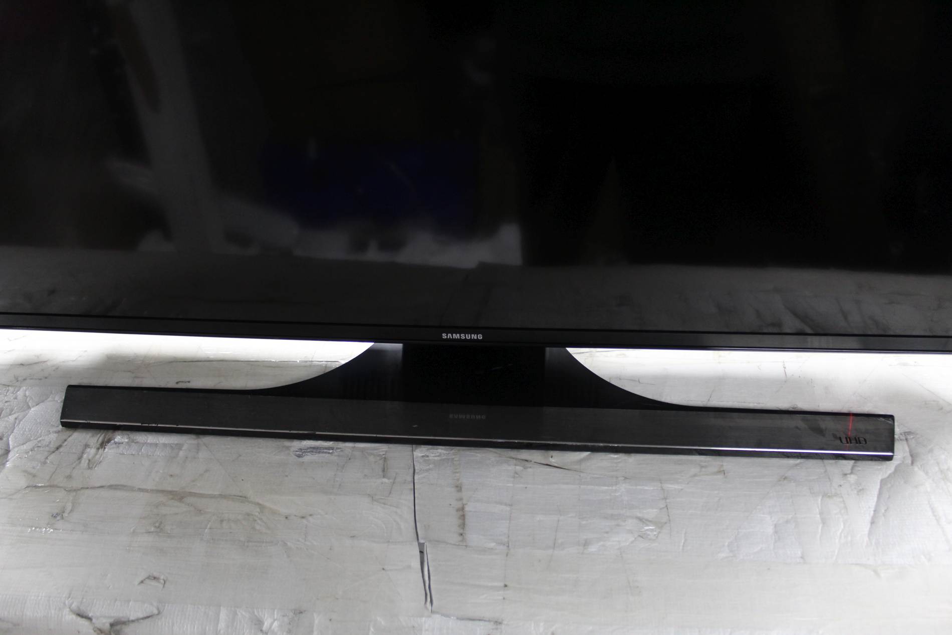 40 Samsung UE40JU6000 4k Ultra HD Freeview HD Smart LED TV